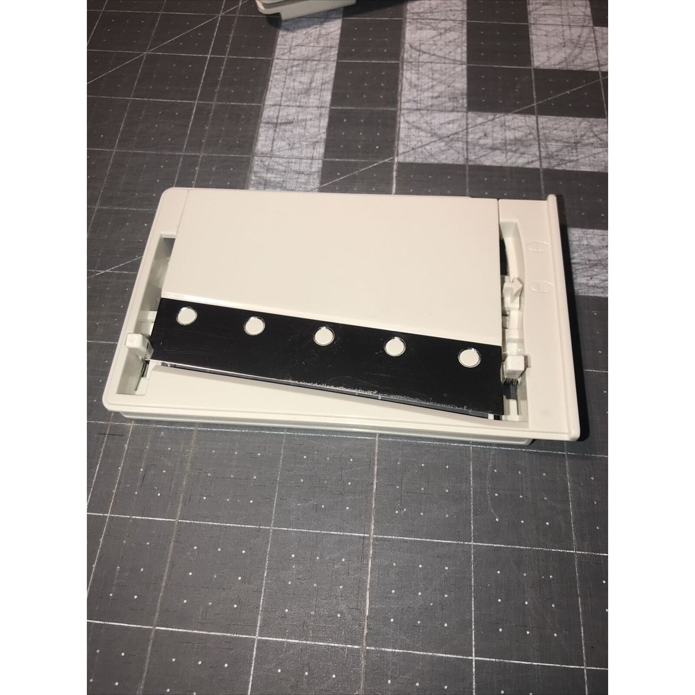 Pampered Chef 1087 Ultimate Mandoline Slicer Grater 4 Blades + Storage Box - Picture 6 of 12